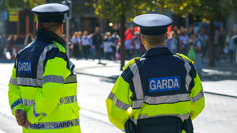 More police needed on Dublin Streets - LVA The LVA is calling for Government to provide funding for more police on Dublin streets after survey showed 9 out of 10 Dublin publicans are concerned about level of policing