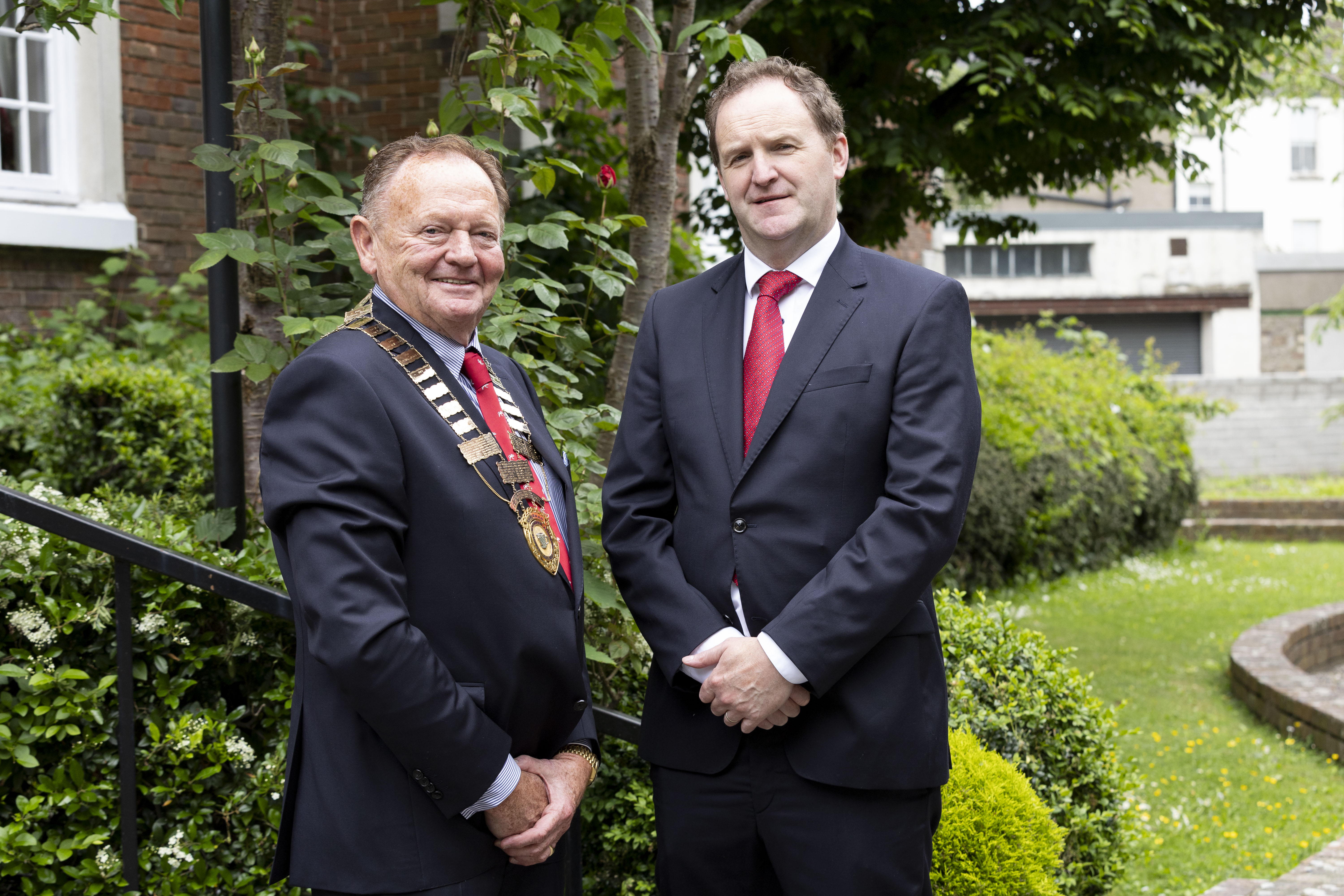 New LVA Chair Tom Cleary with outgoing LVA Chair, Willie Aherne of The Palace, Fleet Street 